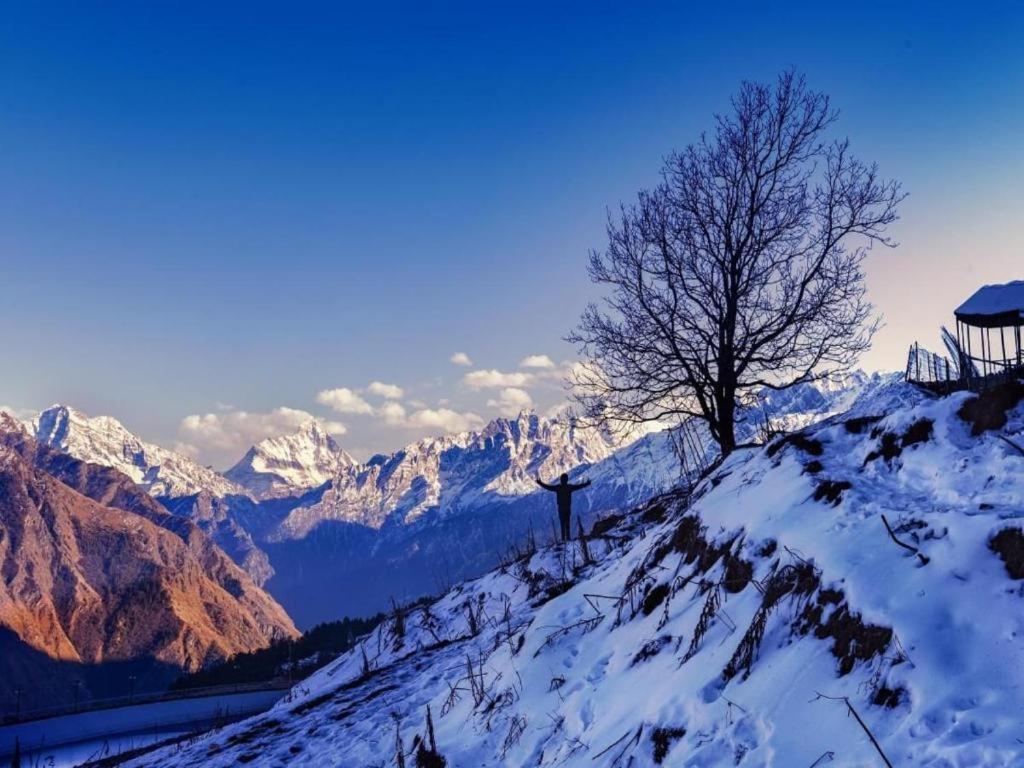 Drona Hills Resorts Kanatal Luaran gambar