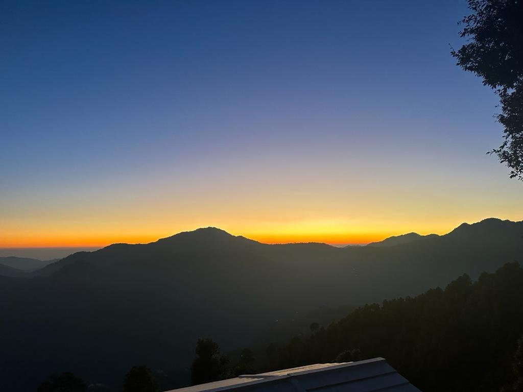 Drona Hills Resorts Kanatal Luaran gambar