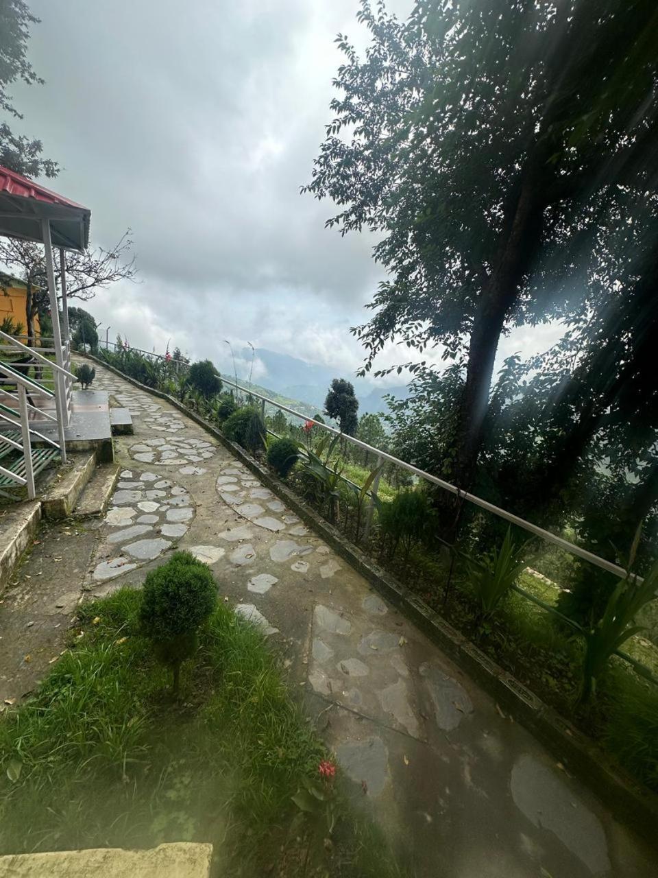 Drona Hills Resorts Kanatal Luaran gambar